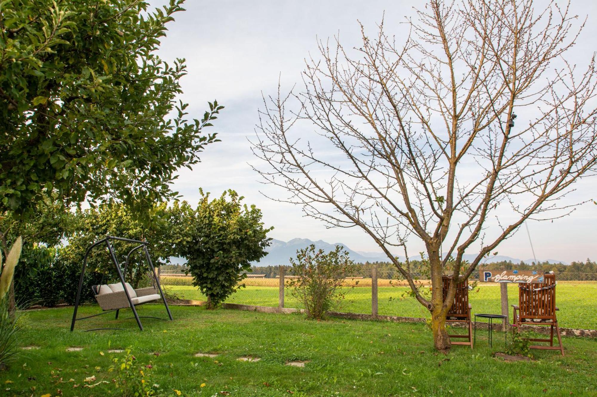 Glamping With A View Villa Smlednik Ngoại thất bức ảnh